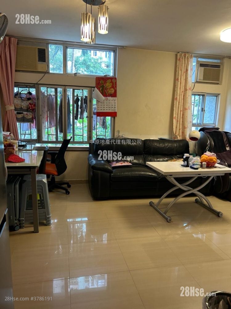 Yee Nga Court Sell 3 Bedrooms 645 ft²