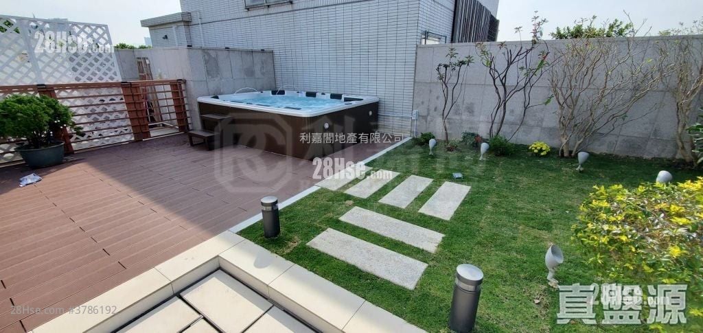 Parc Inverness Sell 3 Bedrooms 1,534 ft²