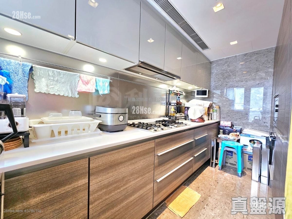 Parc Inverness Sell 3 Bedrooms 1,534 ft²