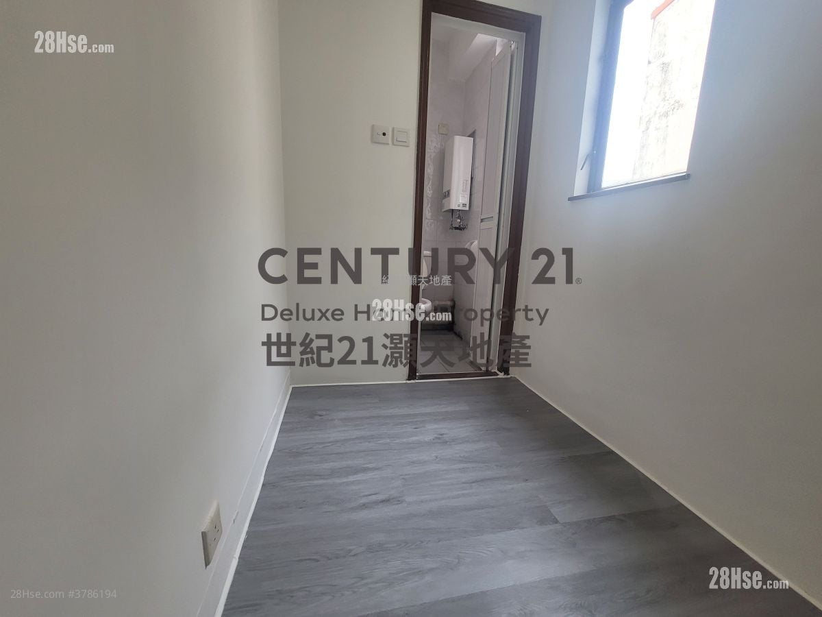 倚龙山庄 租盘 3 房 , 3 浴室 1,586 平方尺