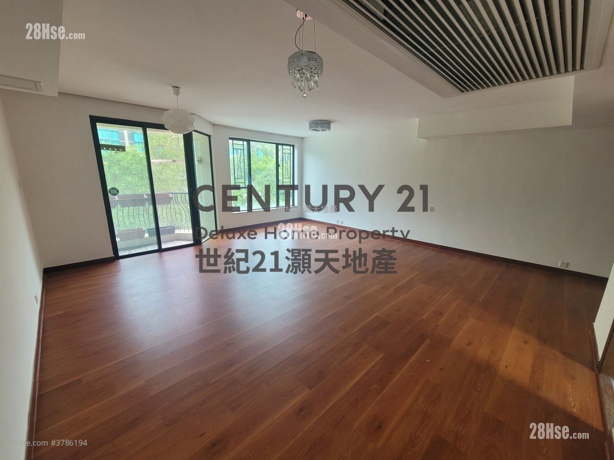 倚龙山庄 租盘 3 房 , 3 浴室 1,586 平方尺