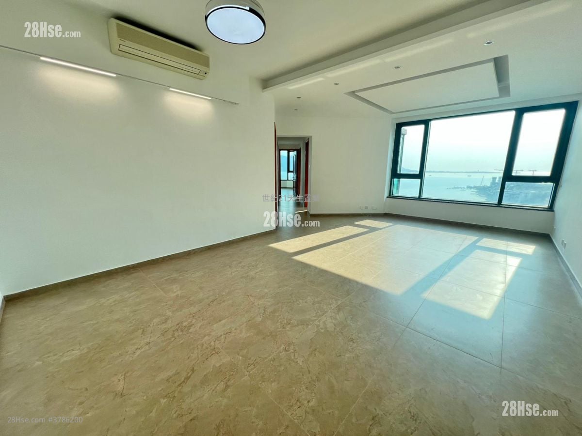 Palatial Coast Rental 4 Bedrooms , 3 Bathrooms 1,213 ft²