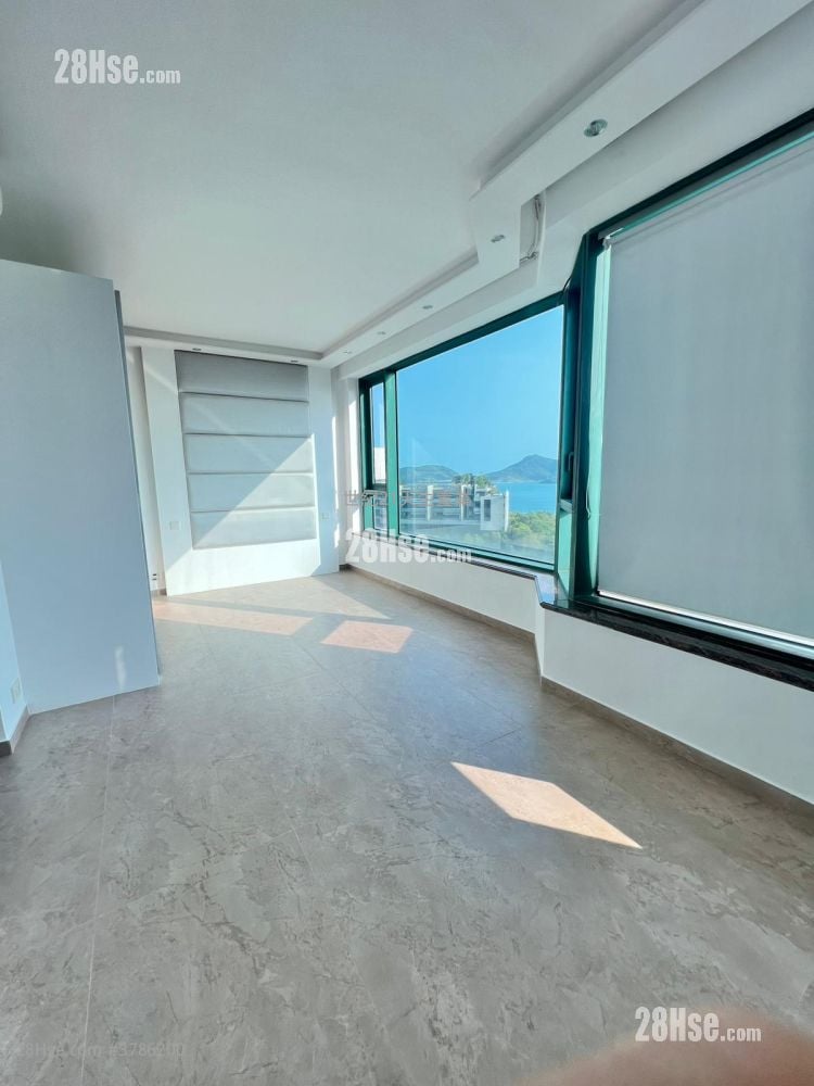 Palatial Coast Rental 4 Bedrooms , 3 Bathrooms 1,213 ft²