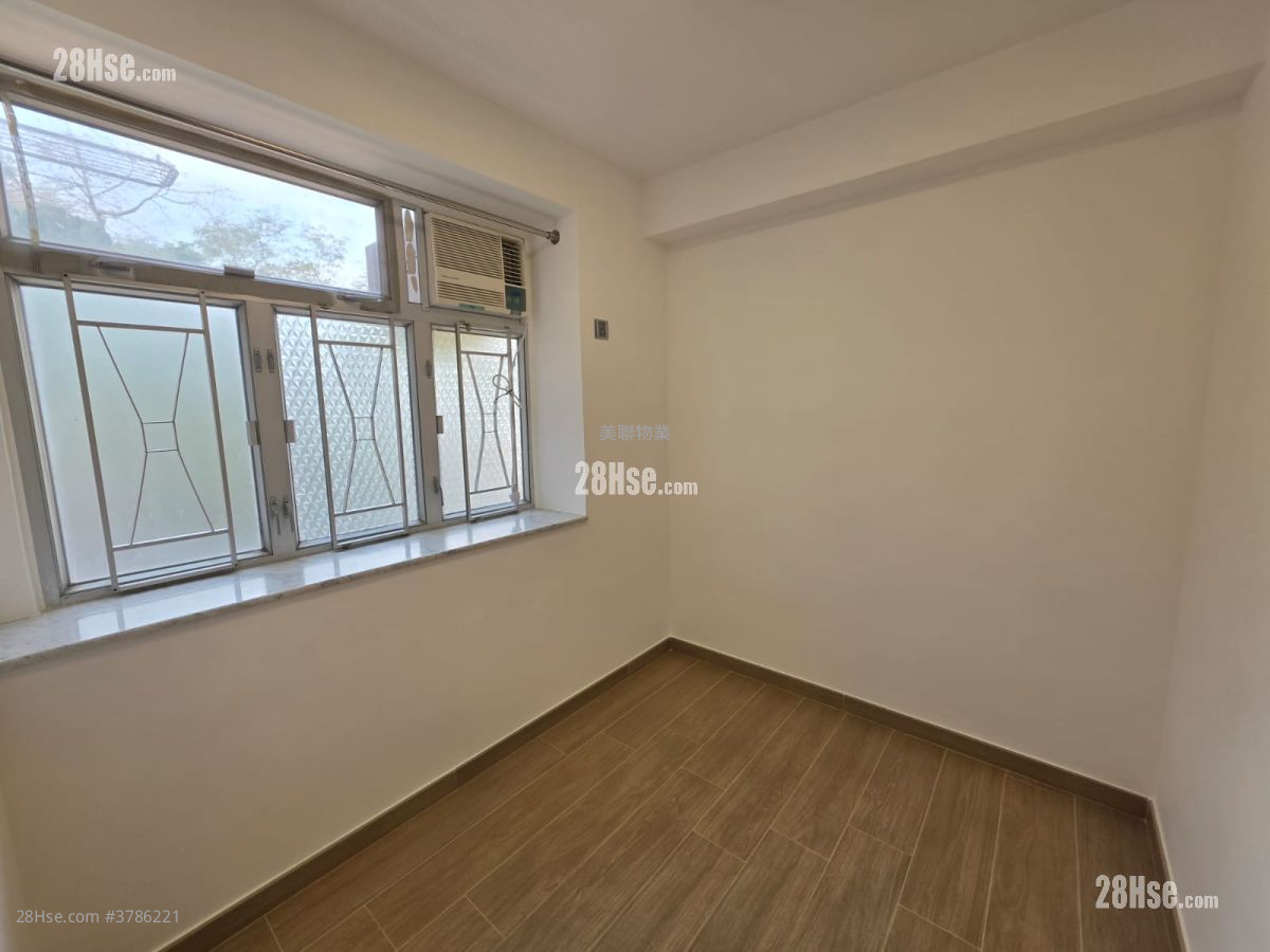 Tsuen Wan Centre Rental 1 Bedroom 329 ft²