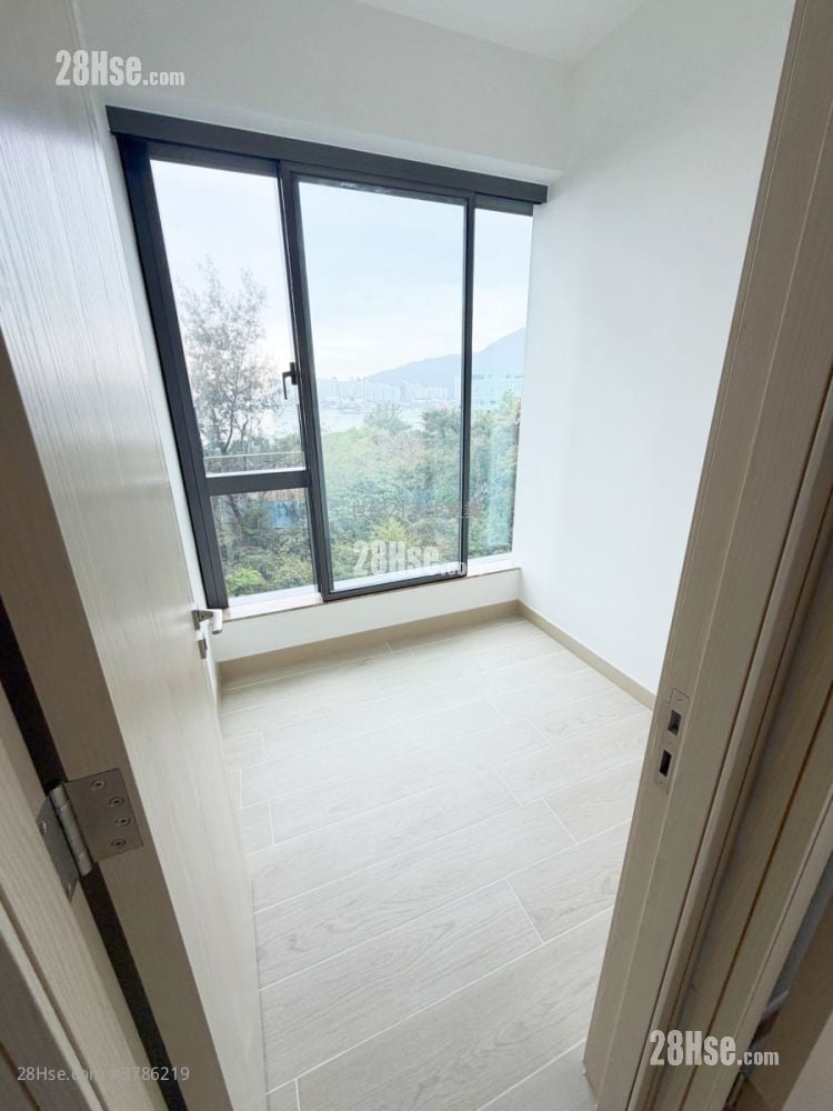 Gold Coast Bay Rental 460 ft²