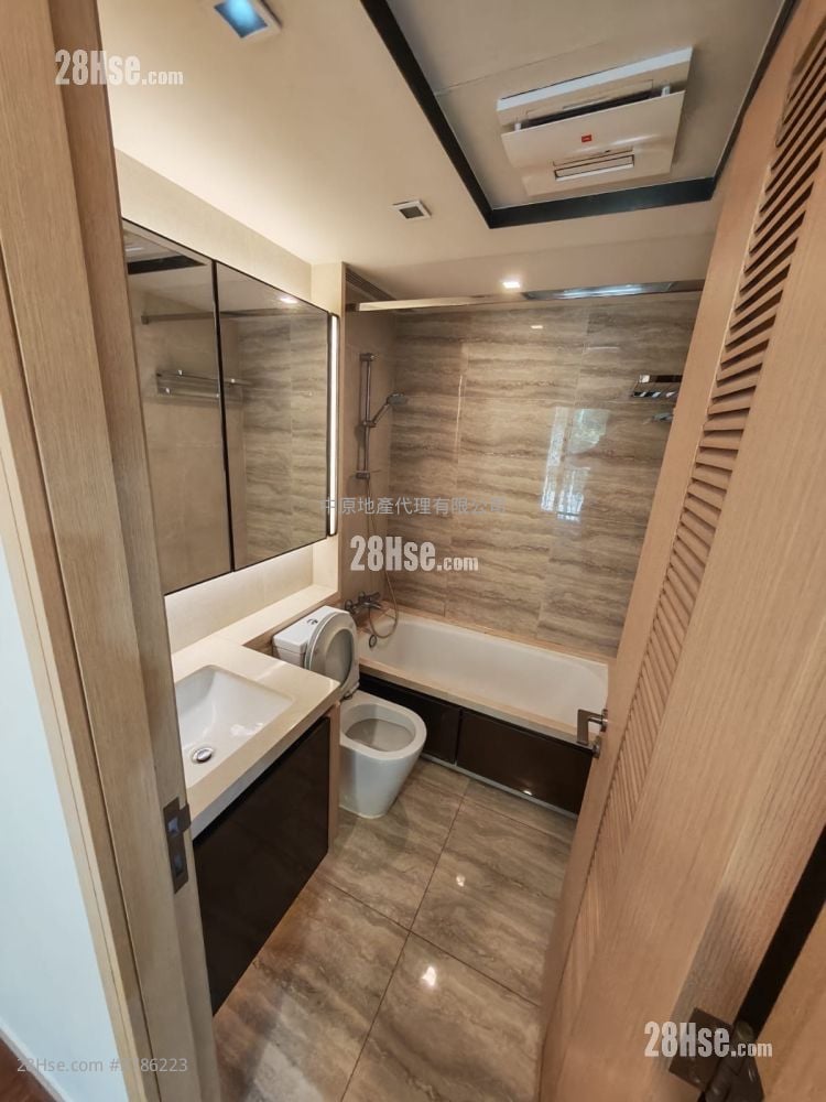 The Regent Rental 372 ft²