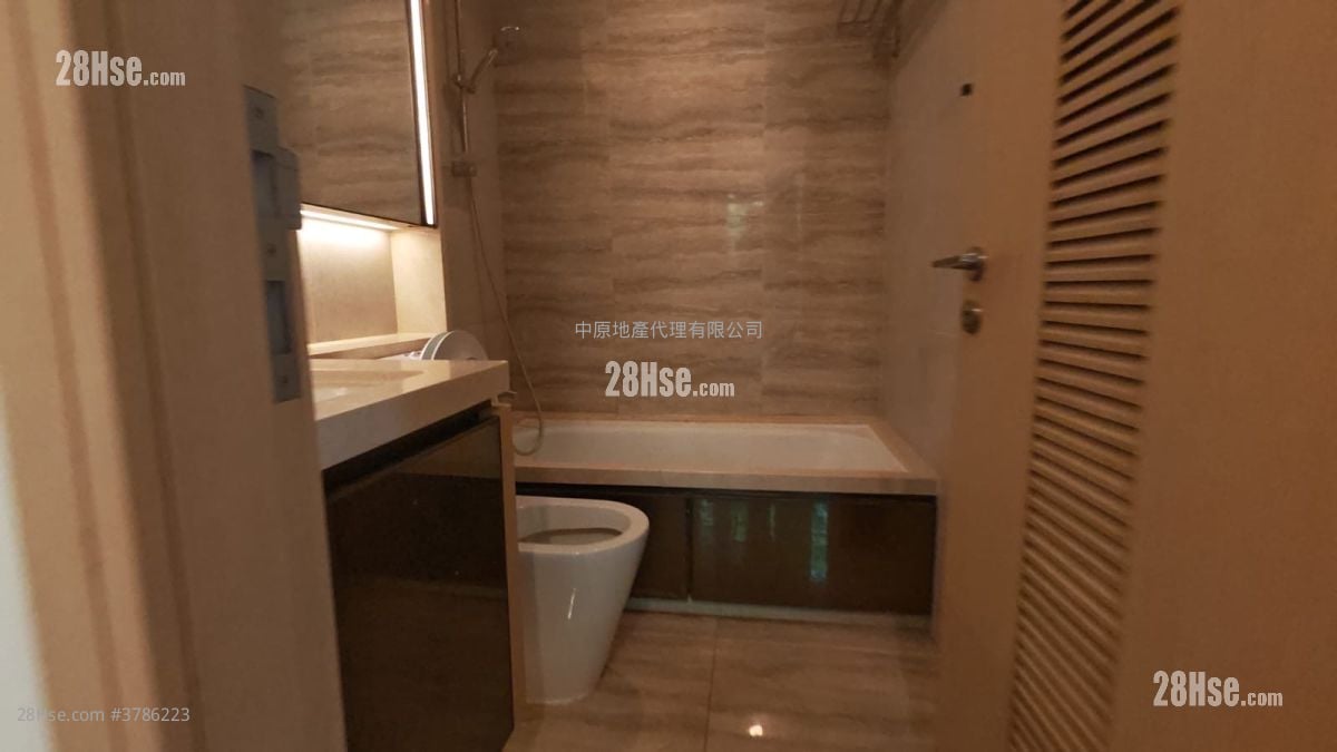 The Regent Rental 372 ft²