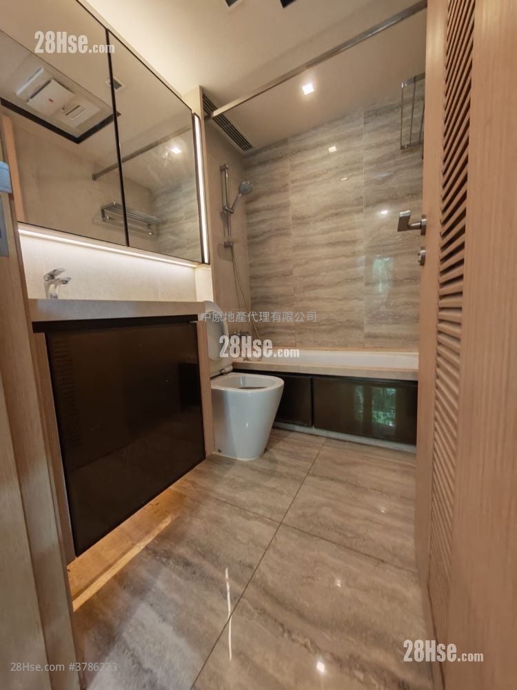 The Regent Rental 372 ft²