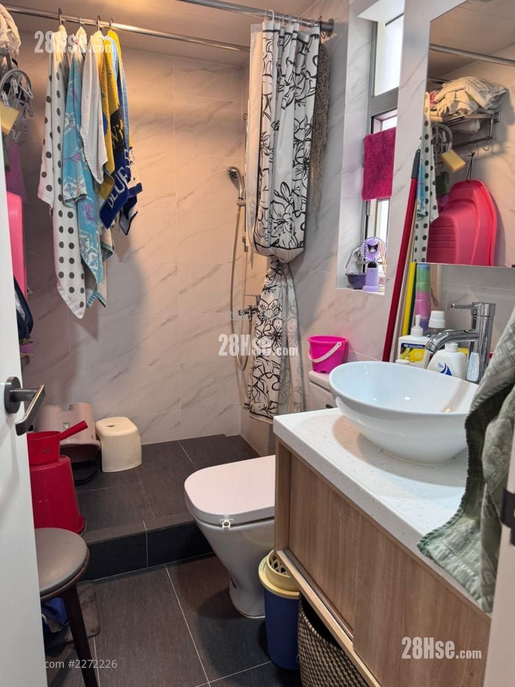 Ko Chun Court Sell 3 Bedrooms , 2 Bathrooms 634 ft²