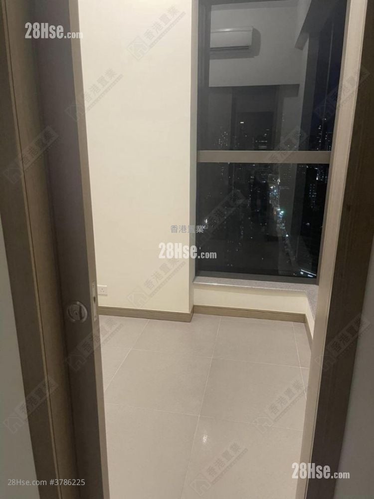 AVA228 租盘 1 房 , 1 浴室 249 平方尺