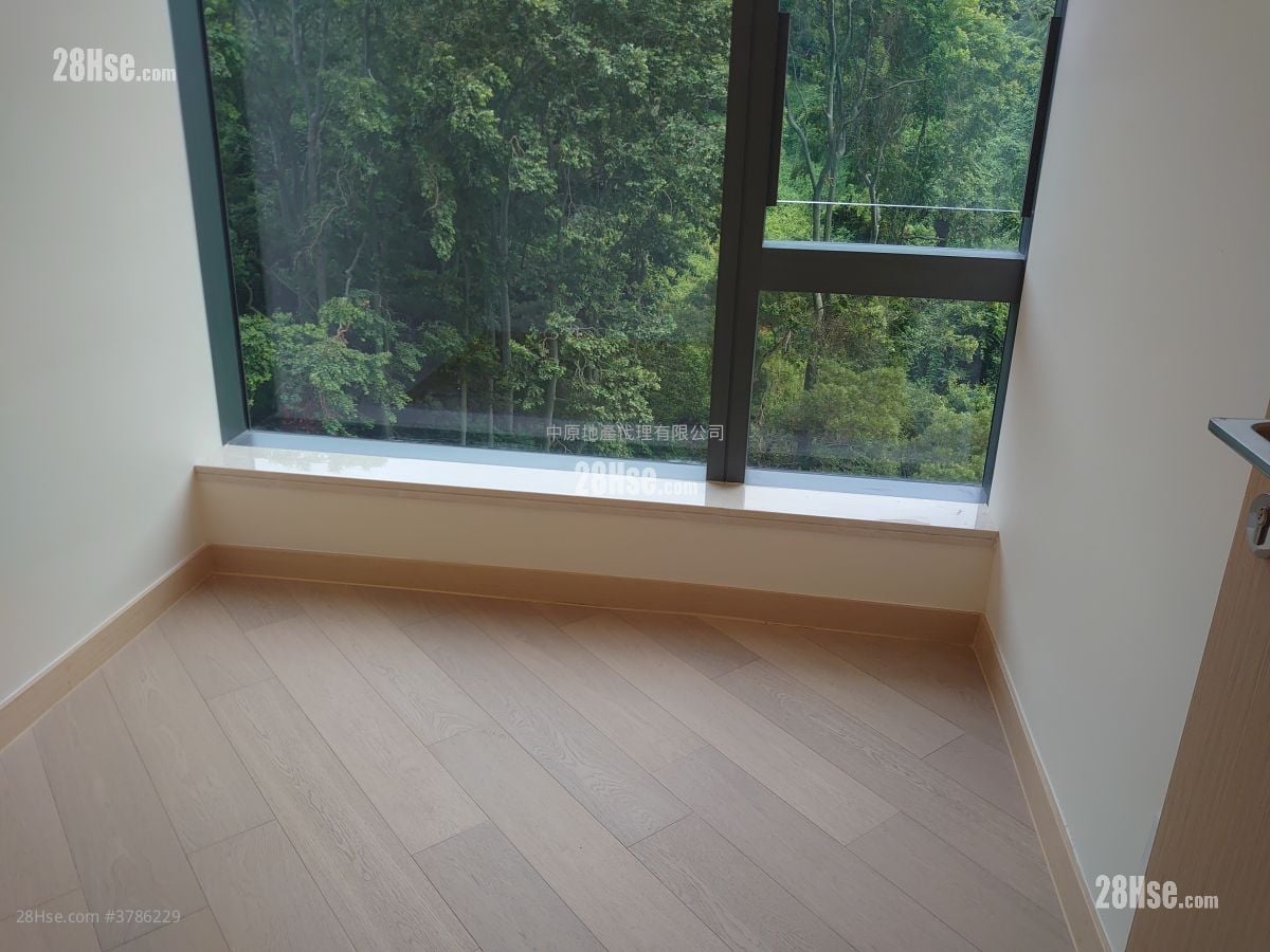 The Regent Rental 2 Bedrooms 525 ft²