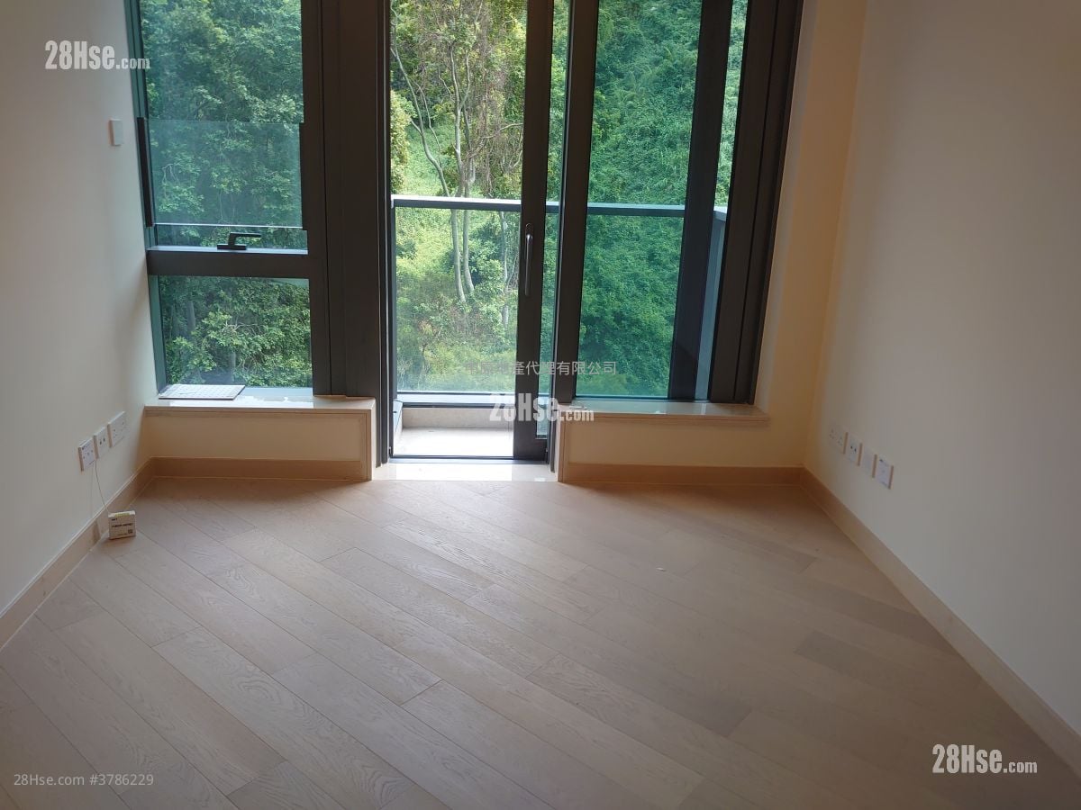 The Regent Rental 2 Bedrooms 525 ft²