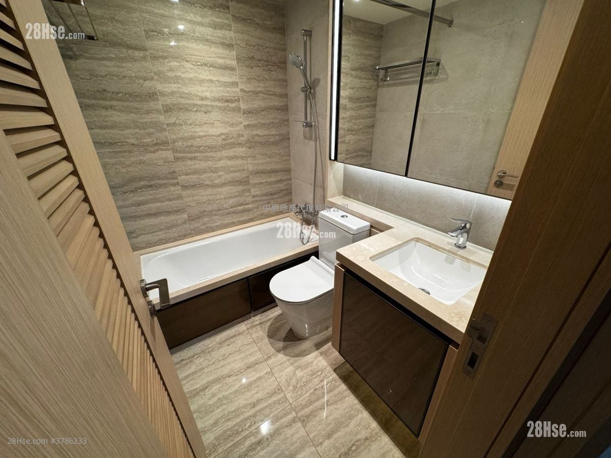 The Regent Rental 3 Bedrooms 586 ft²