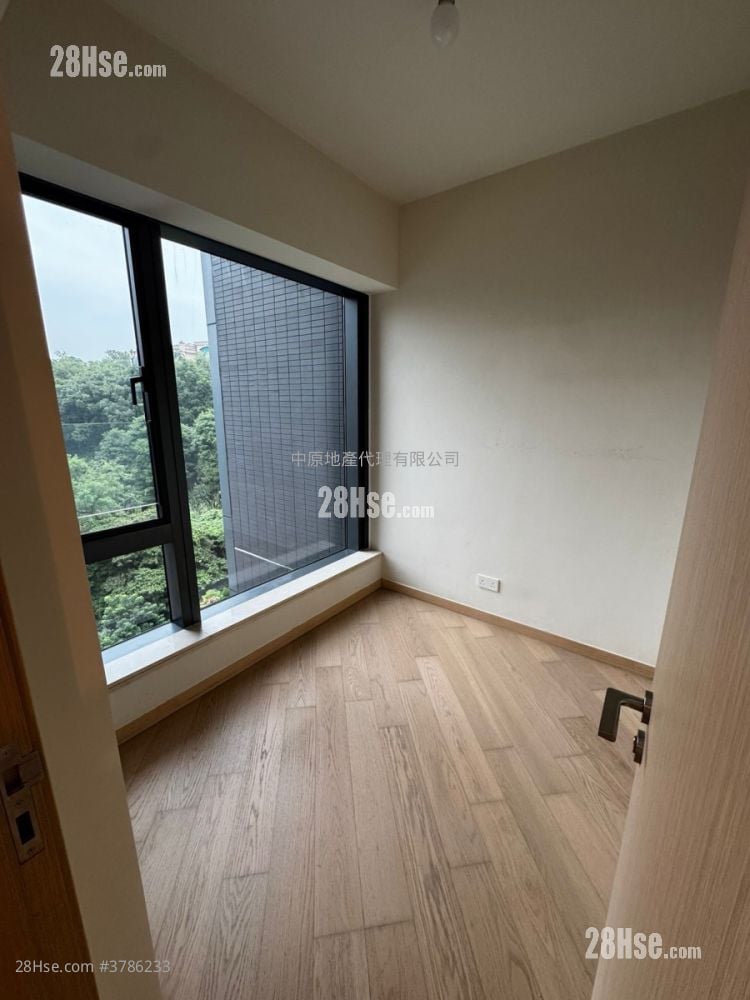 The Regent Rental 3 Bedrooms 586 ft²