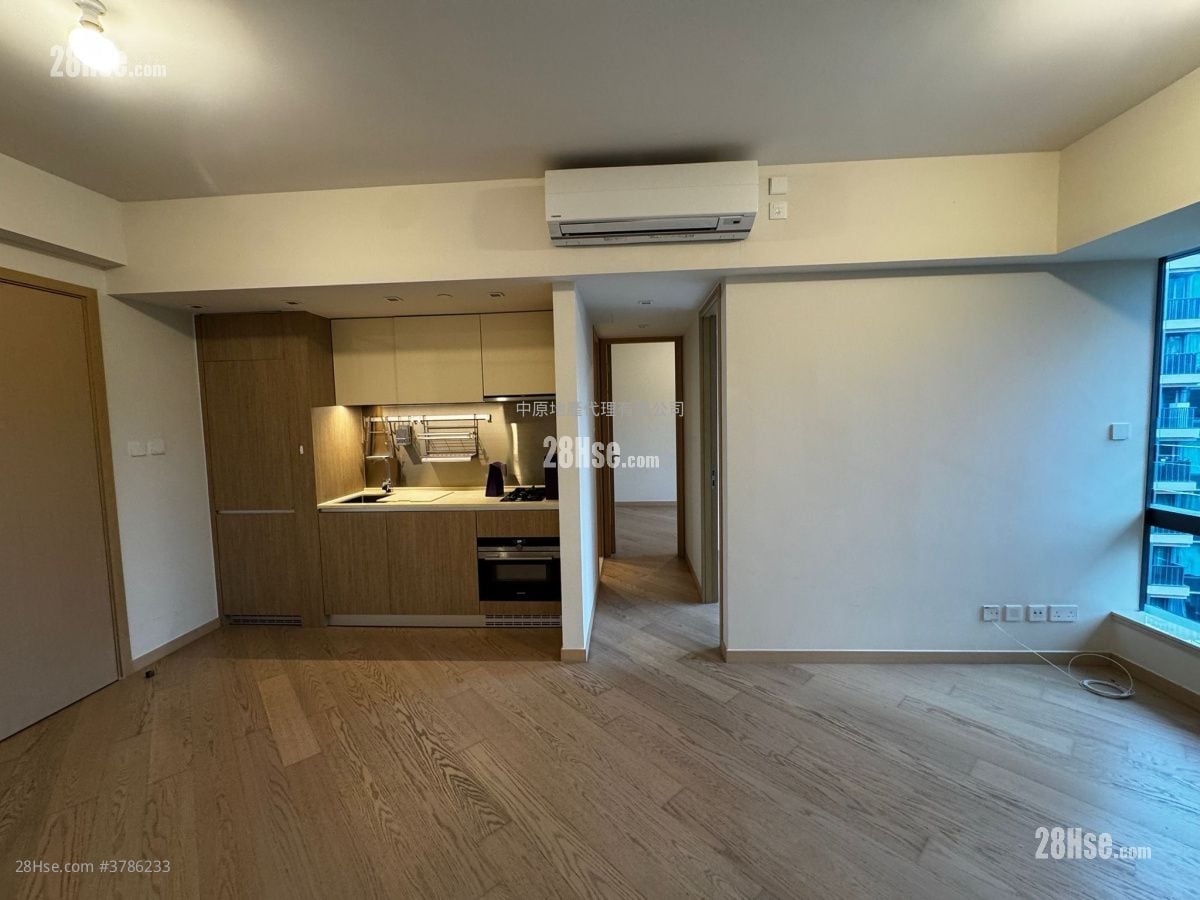 The Regent Rental 3 Bedrooms 586 ft²