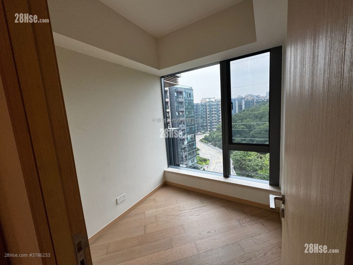 The Regent Rental 3 Bedrooms 586 ft²