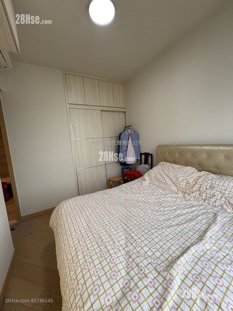 The Regent Rental 3 Bedrooms 750 ft²