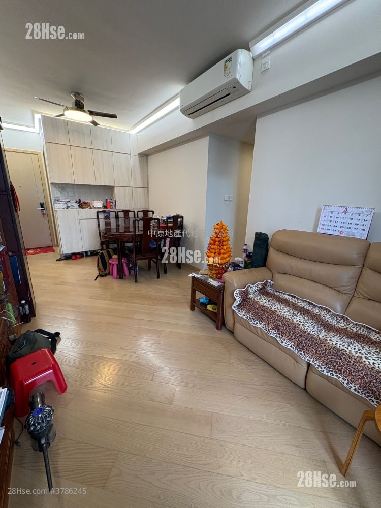 The Regent Rental 3 Bedrooms 750 ft²