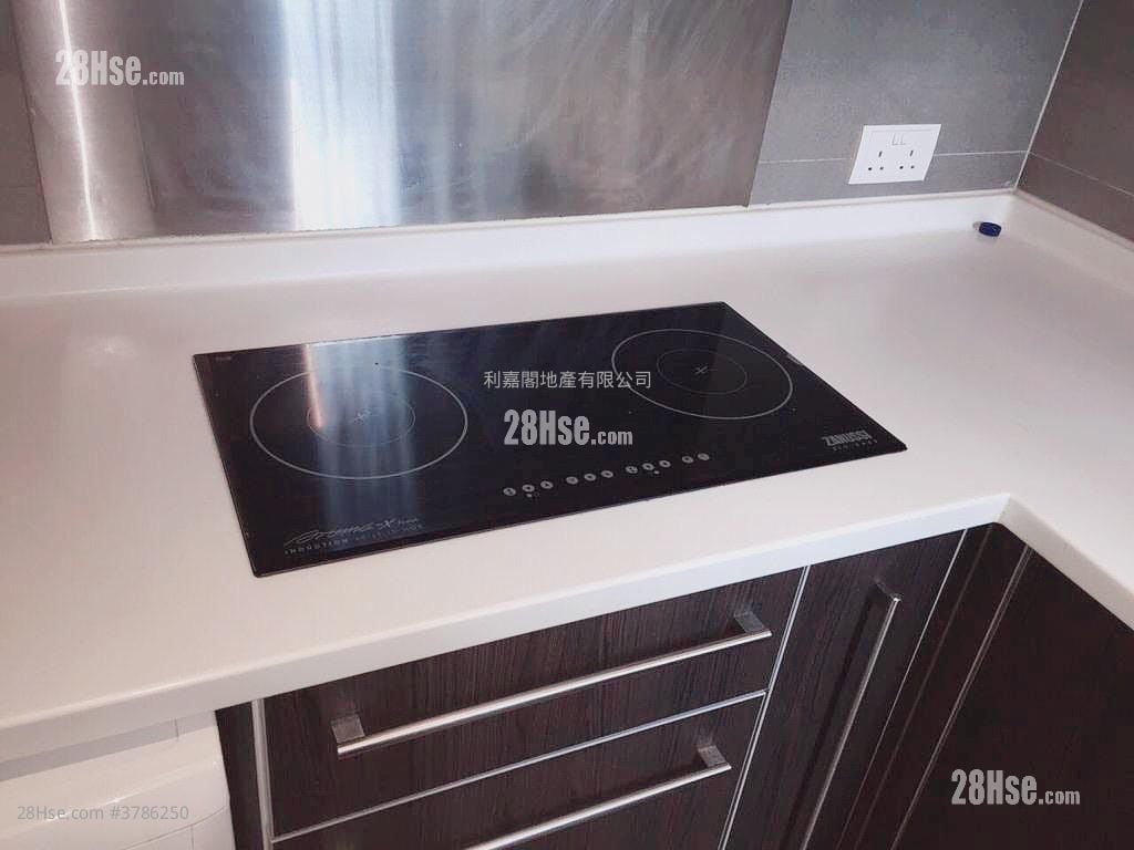 Park Central Sell 3 Bedrooms , 1 Bathroom 681 ft²