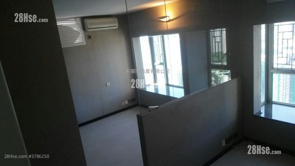 Park Central Sell 3 Bedrooms , 1 Bathroom 681 ft²