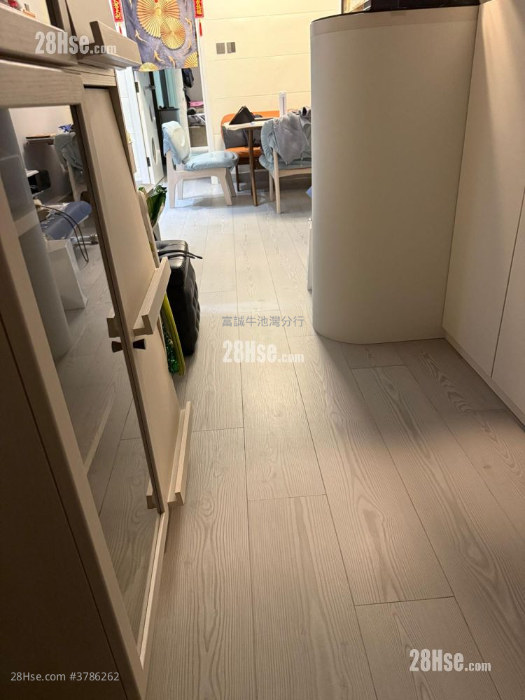 Kingsford Terrace Sell 3 Bedrooms , 2 Bathrooms 592 ft²