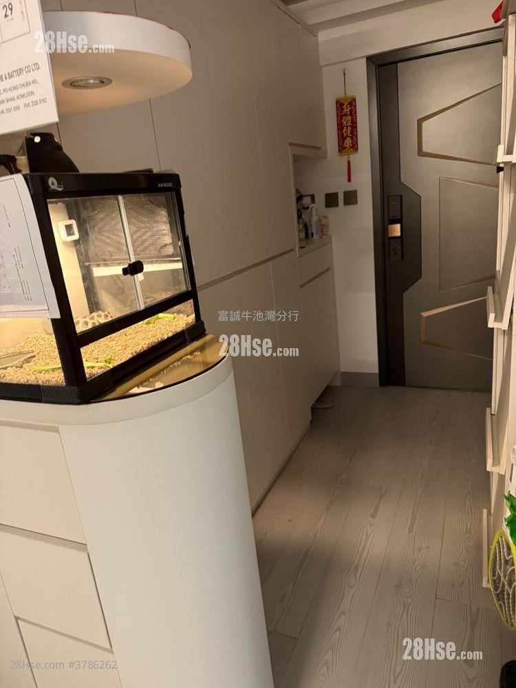 Kingsford Terrace Sell 3 Bedrooms , 2 Bathrooms 592 ft²