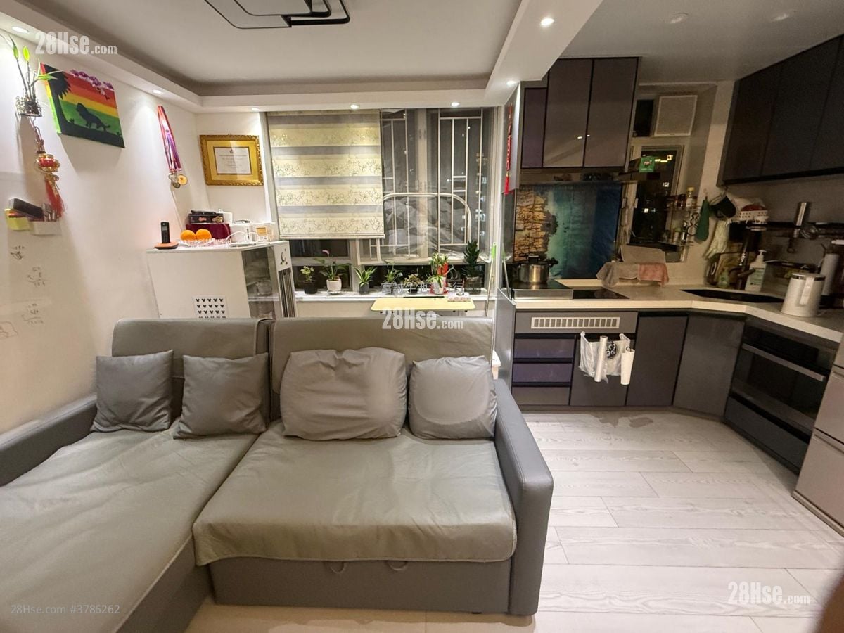 Kingsford Terrace Sell 3 Bedrooms , 2 Bathrooms 592 ft²