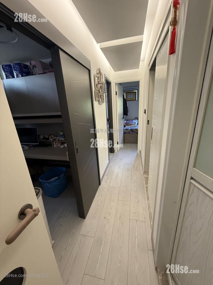 Kingsford Terrace Sell 3 Bedrooms , 2 Bathrooms 592 ft²