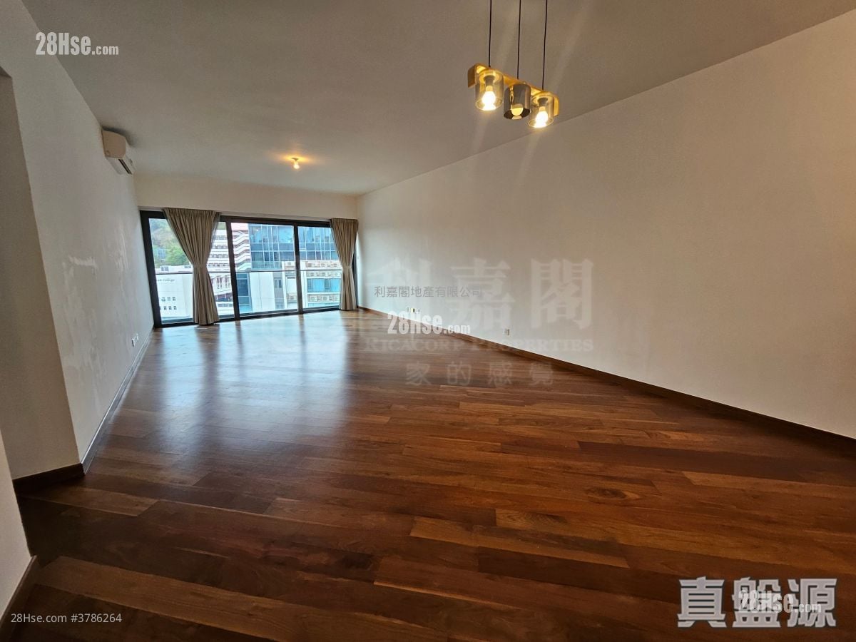 Parc Inverness Sell 4 Bedrooms 1,733 ft²