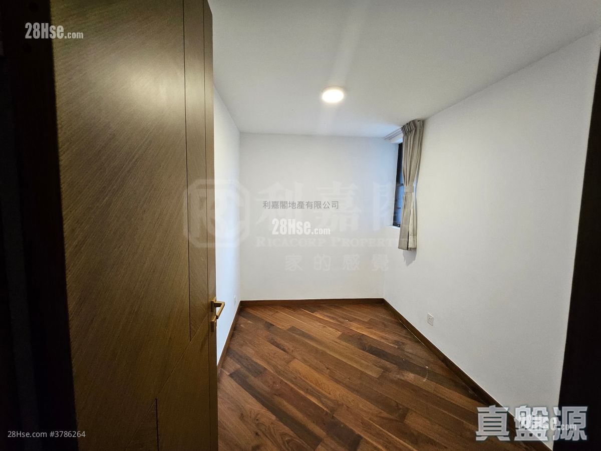 Parc Inverness Sell 4 Bedrooms 1,733 ft²