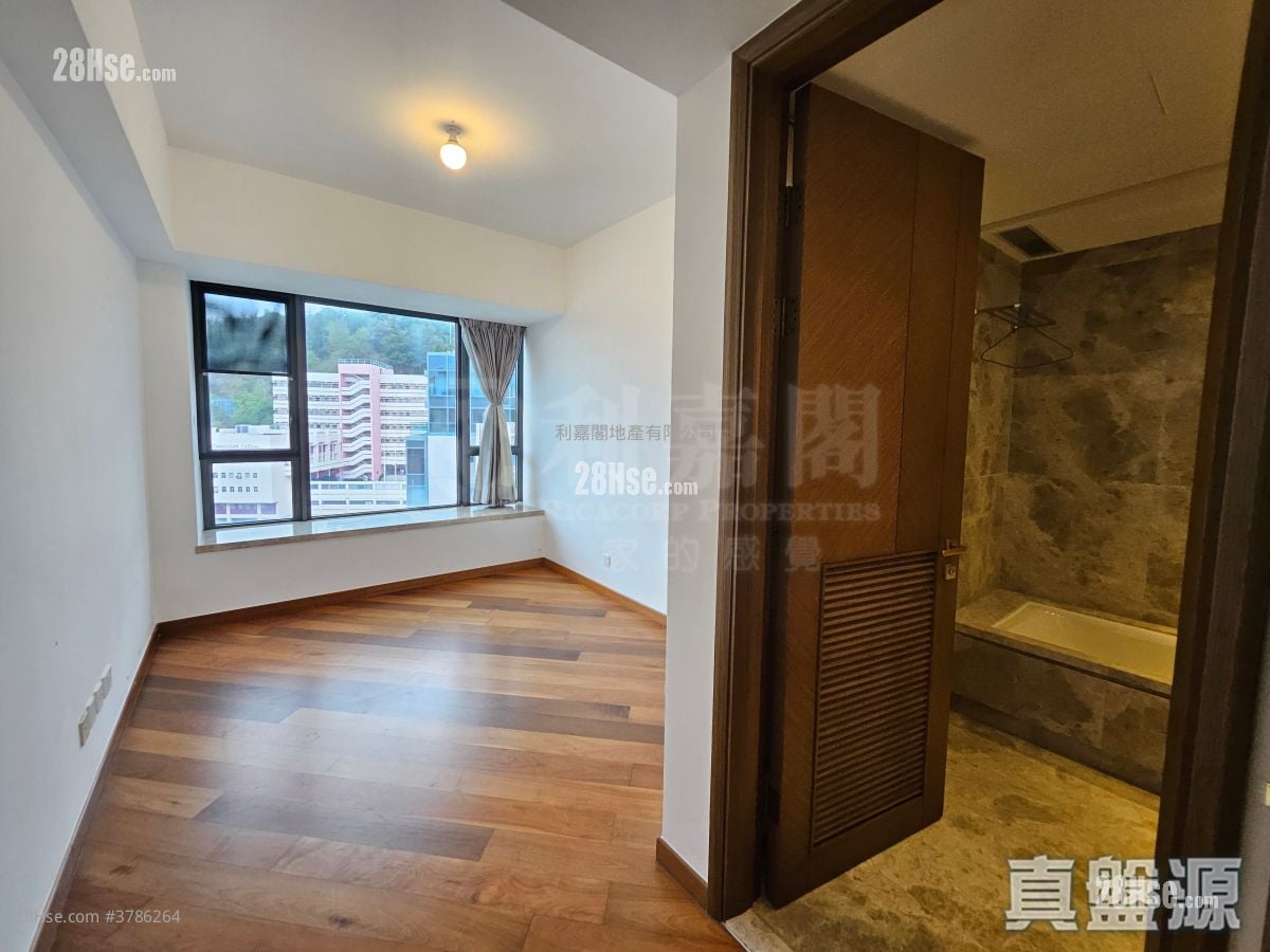 Parc Inverness Sell 4 Bedrooms 1,733 ft²