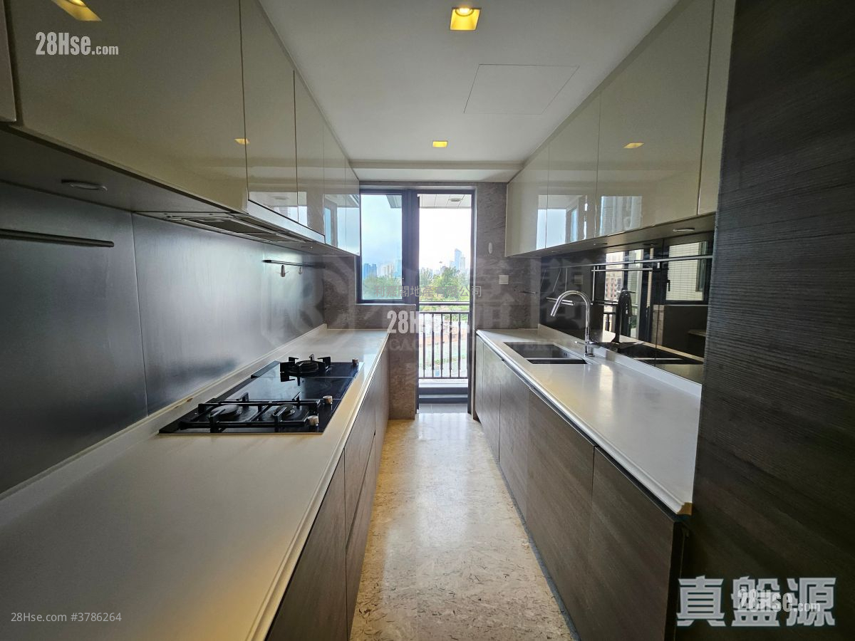 Parc Inverness Sell 4 Bedrooms 1,733 ft²