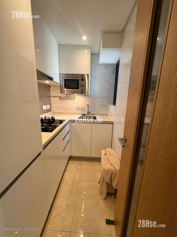 Victoria Skye Rental 2 Bedrooms , 1 Bathroom 460 ft²