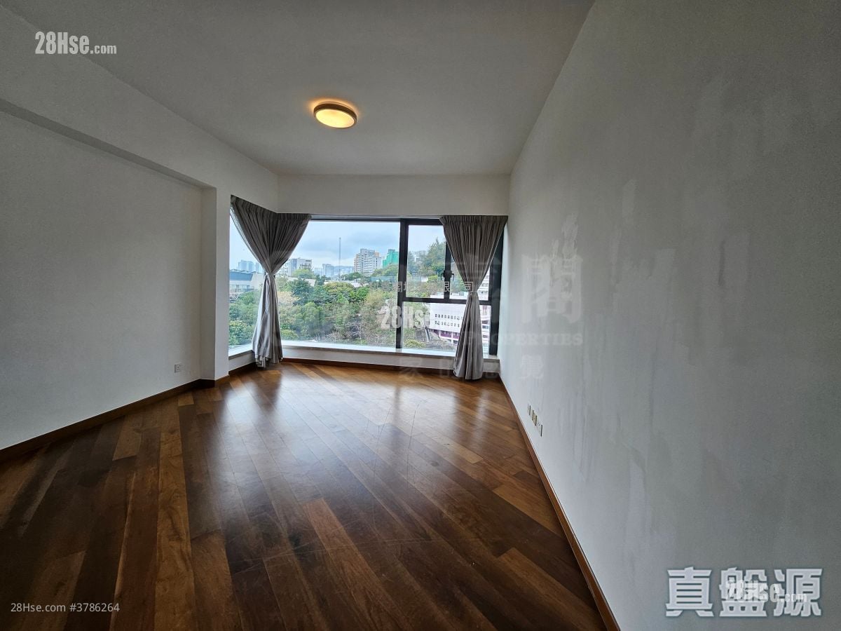 Parc Inverness Sell 4 Bedrooms 1,733 ft²