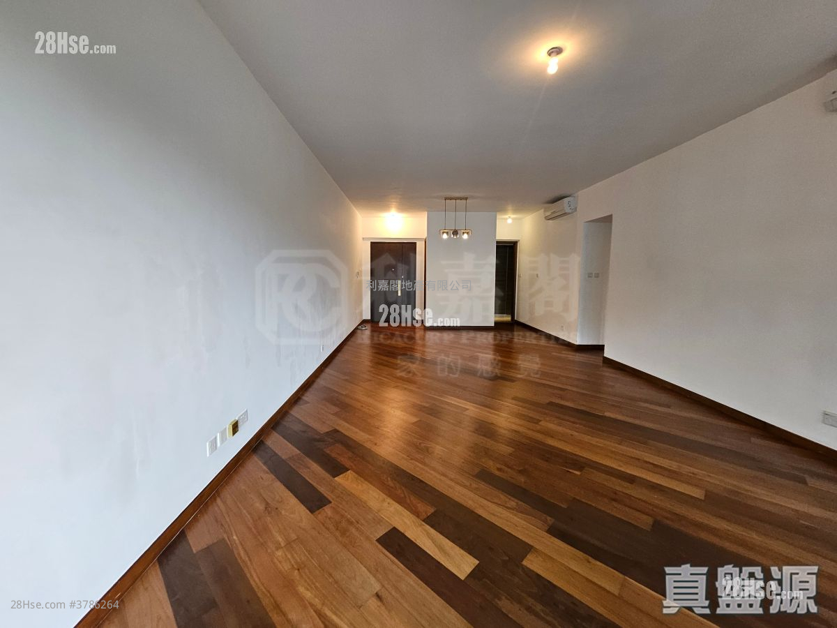 Parc Inverness Sell 4 Bedrooms 1,733 ft²