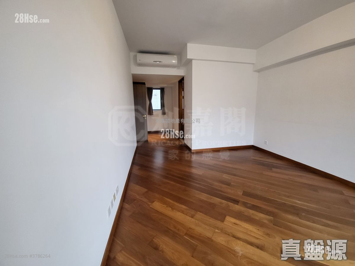 Parc Inverness Sell 4 Bedrooms 1,733 ft²