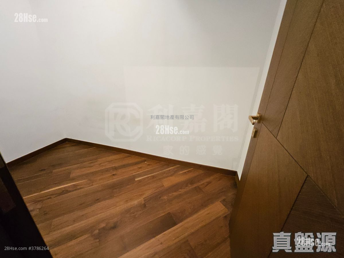 Parc Inverness Sell 4 Bedrooms 1,733 ft²