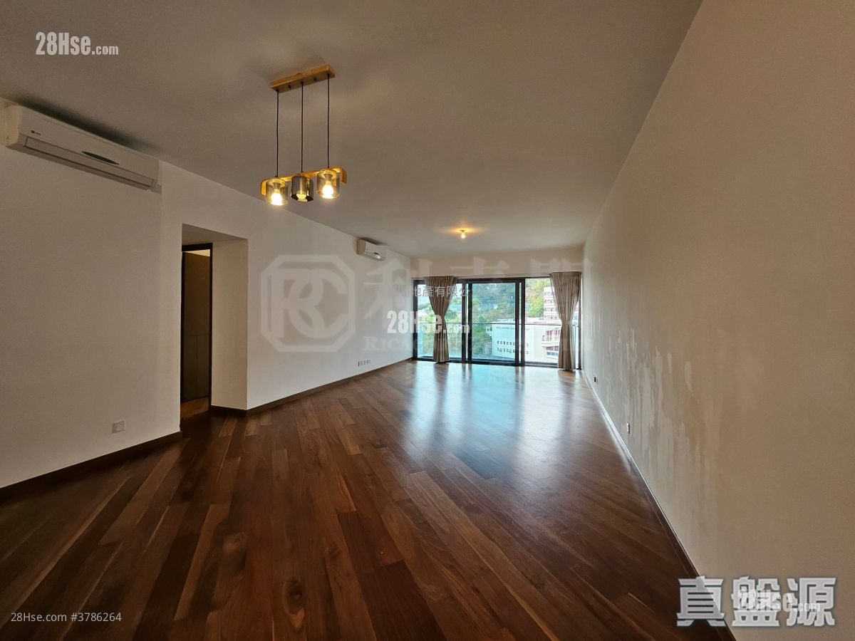 Parc Inverness Sell 4 Bedrooms 1,733 ft²