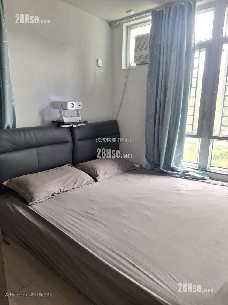 Kam Chun Court Sell 2 Bedrooms , 1 Bathroom 447 ft²