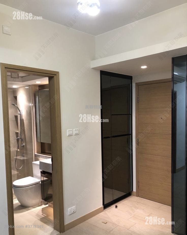 Century Link Sell 1 Bedroom , 1 Bathroom 379 ft²