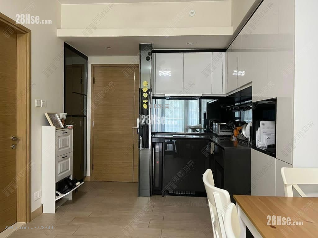 Century Link Sell 1 Bedroom , 1 Bathroom 379 ft²