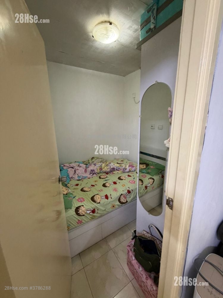 Ming Nga Court Sell 2 Bedrooms 363 ft²