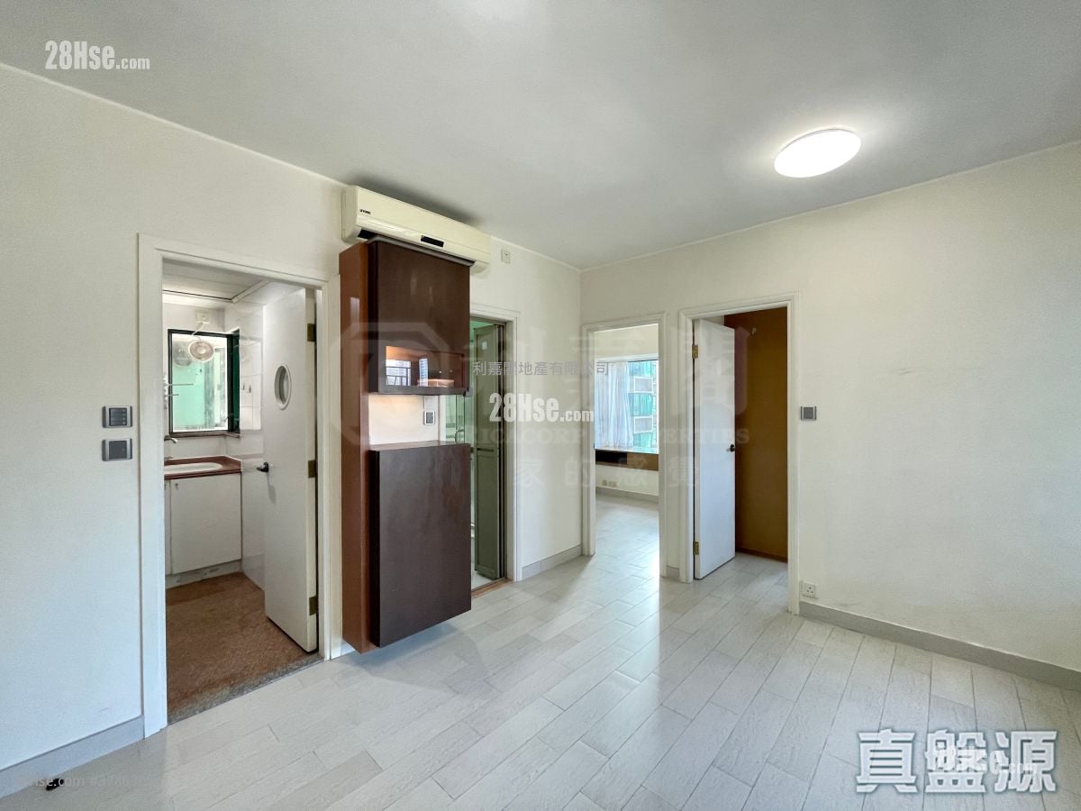 The Metro City Rental 2 Bedrooms , 1 Bathroom 363 ft²