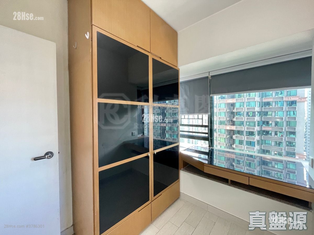 The Metro City Rental 2 Bedrooms , 1 Bathroom 363 ft²