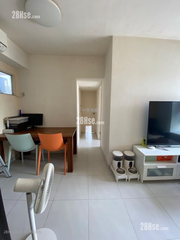 Yee Fung Garden Sell 2 Bedrooms , 1 Bathroom 460 ft²