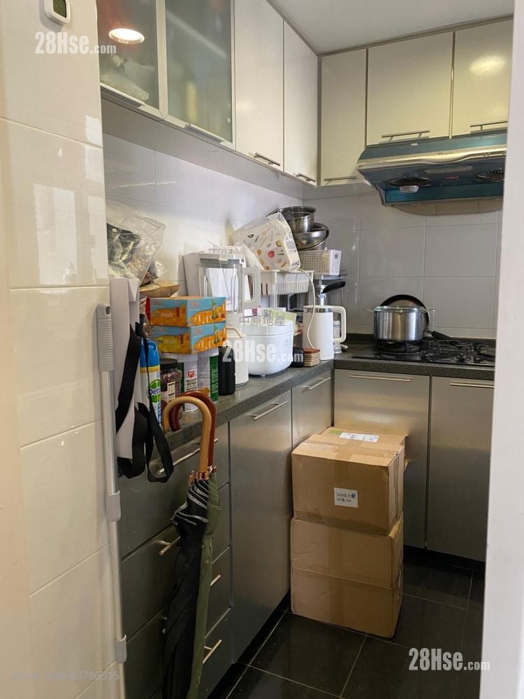 Yee Fung Garden Sell 2 Bedrooms , 1 Bathroom 460 ft²