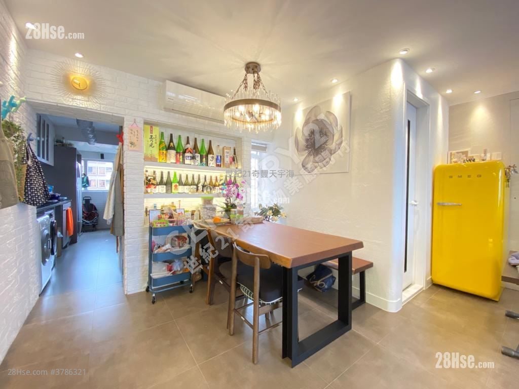 Sunshine City Sell 3 Bedrooms , 2 Bathrooms 932 ft²