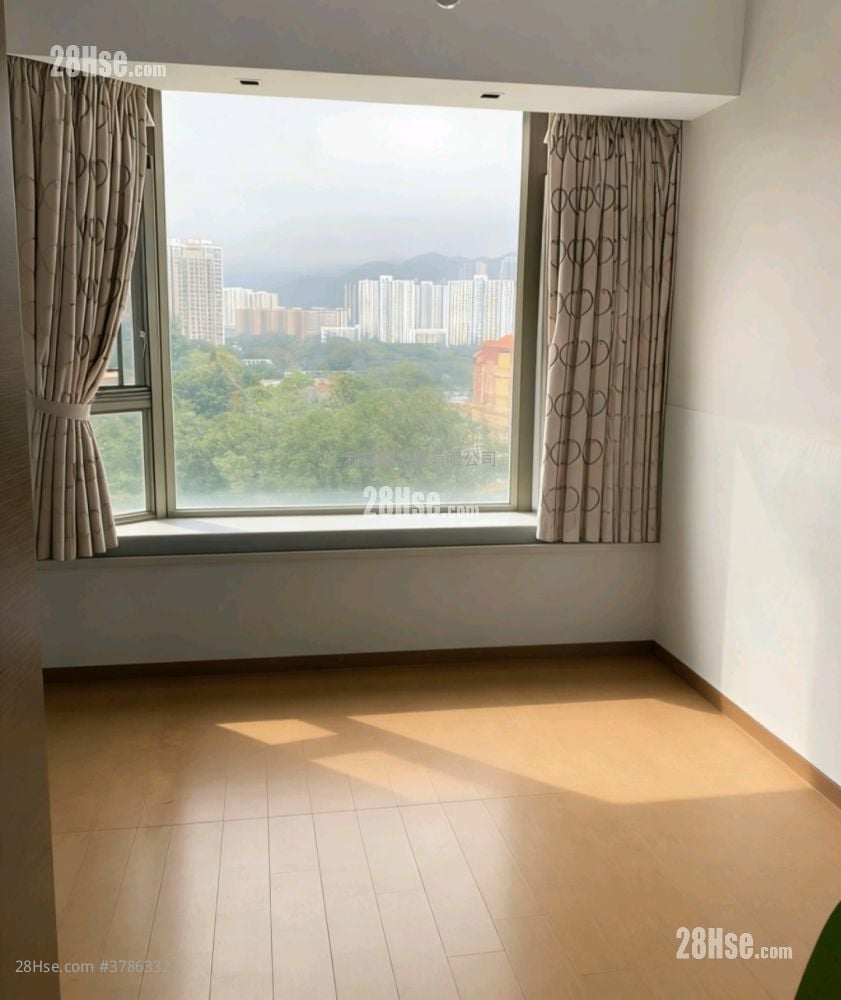 The Great Hill Sell 4 Bedrooms , 3 Bathrooms 1,554 ft²