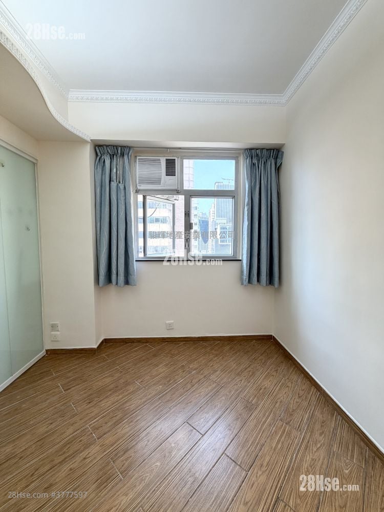 Pat Chun Mansion Sell 2 Bedrooms , 1 Bathroom 246 ft²