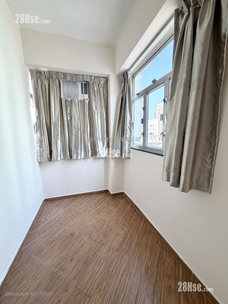 Pat Chun Mansion Sell 2 Bedrooms , 1 Bathroom 246 ft²